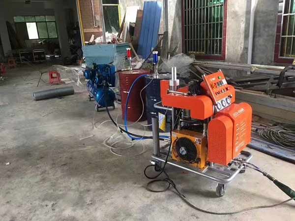 湖北聚脲噴涂機 泡沫雕塑表層硬化 液壓H5600型(圖3) 湖北聚脲噴涂機 泡沫雕塑表層硬化 液壓H5600型