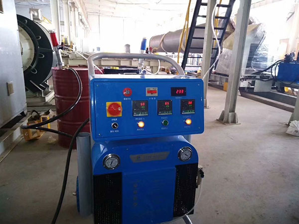 聚脲高壓噴涂設(shè)備的施工準(zhǔn)備和施工步驟——黃山(圖1) Q5200聚脲噴涂機(jī)管道防腐涂層施工