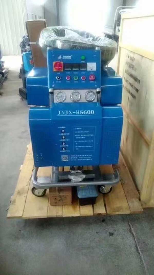 彩鋼瓦屋面聚脲防水防腐的效果怎么樣 小型聚脲噴涂機(jī)(圖2) 小型聚脲噴涂機(jī)彩鋼瓦屋面聚脲防水防腐