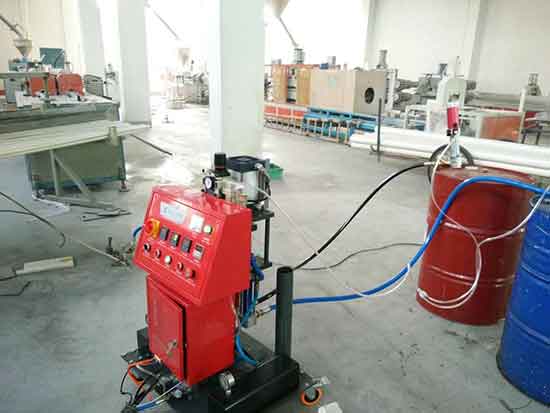 易碎品紙箱聚氨酯現(xiàn)場發(fā)泡包裝 適合不同形狀填充(圖2) 小型高壓聚氨酯發(fā)泡機(jī)易碎品紙箱聚氨酯現(xiàn)場發(fā)泡包裝