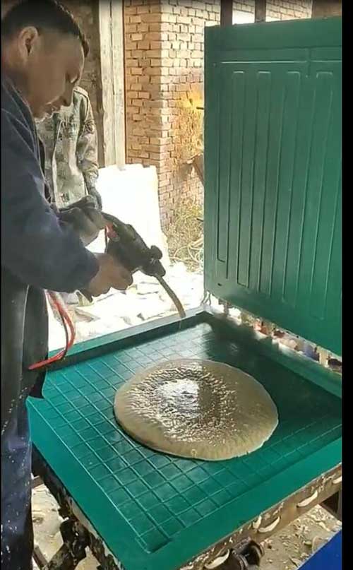 雙組份聚氨酯原料養(yǎng)殖場電熱板價格案例