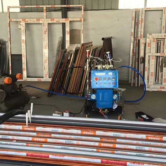 鋁型材澆注發(fā)泡機(圖1) Q2600D定時定量鋁型材澆注發(fā)泡機