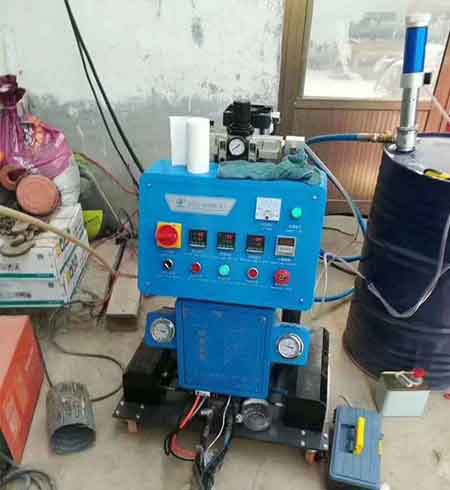 注聚氨酯的機(jī)器(圖1) Q2600D注聚氨酯的機(jī)器