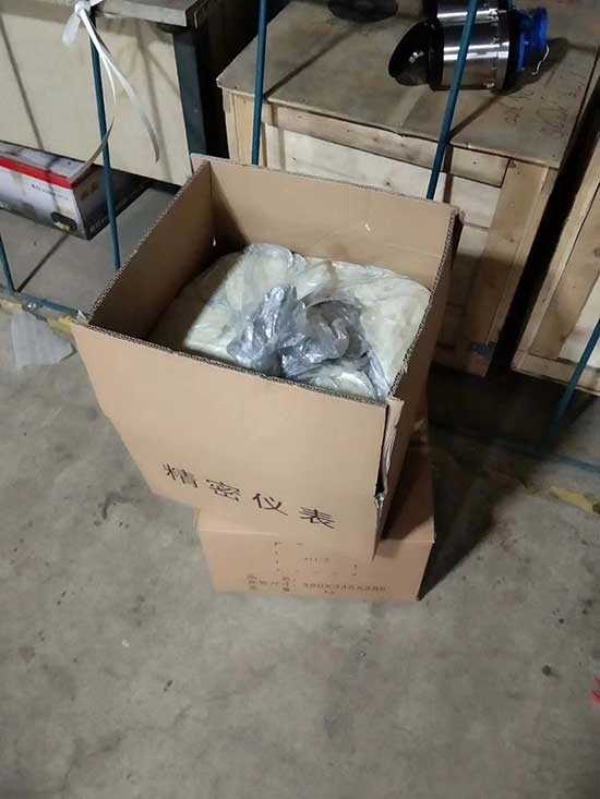 注聚氨酯的機(jī)器(圖2) 包裝防撞注聚氨酯案例