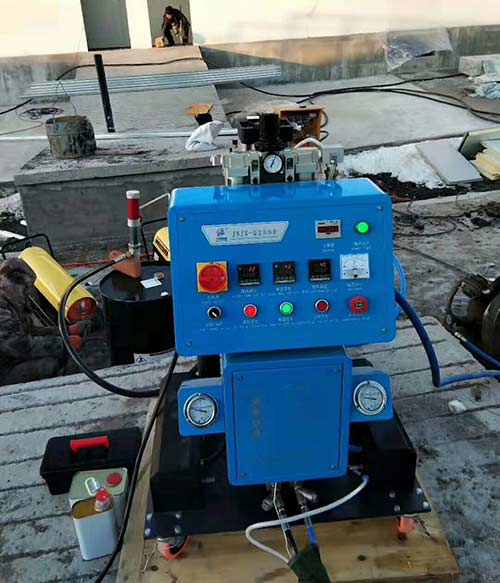 硬泡聚氨酯外墻外保溫(圖1) 外墻外保溫湖南聚氨酯噴涂機(jī)