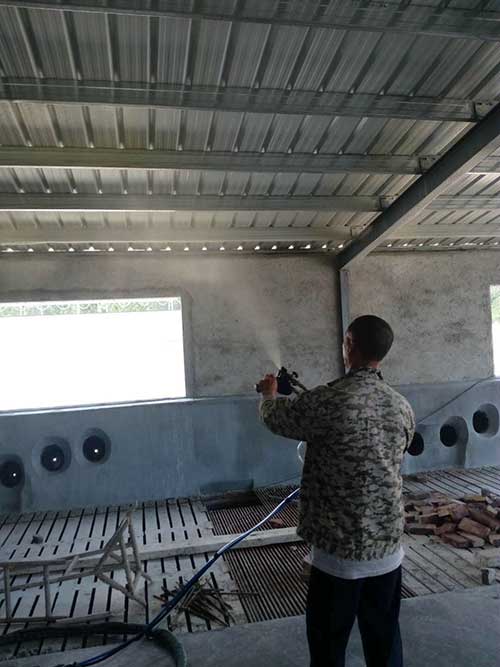 保溫養(yǎng)殖場聚氨酯噴涂材料(圖2) Q2600設(shè)備養(yǎng)殖場聚氨酯噴涂材料施工案例