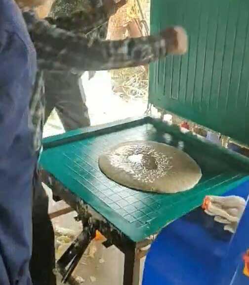 發(fā)泡地磚 保溫聚氨酯澆注設(shè)備(圖2) 發(fā)泡地磚聚氨酯澆注設(shè)備施工案例