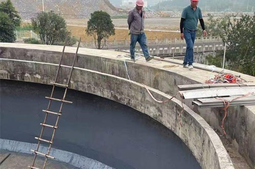 污水池廢水池防腐噴涂聚脲專用聚脲噴涂機(圖4) 污水池廢水池防腐噴涂聚脲