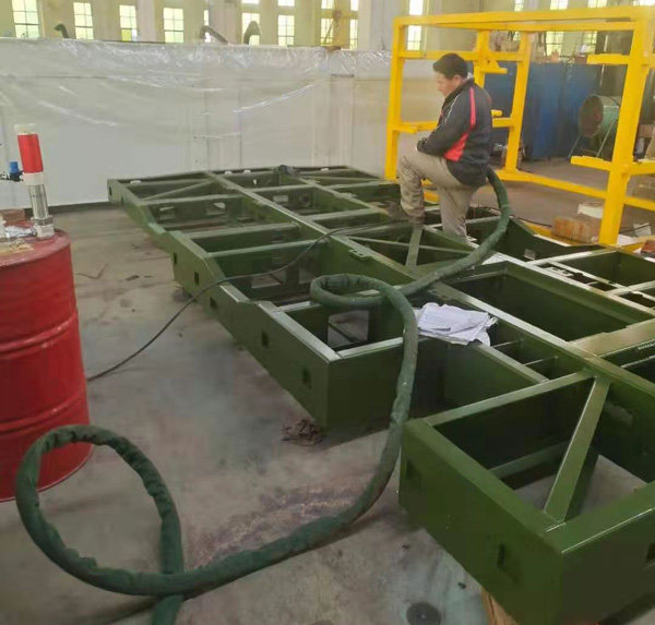 小型聚脲設(shè)備(圖3) 鋼結(jié)構(gòu)噴涂聚脲防腐防水案例