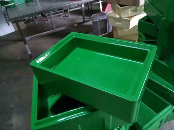 小型聚脲設(shè)備(圖4) 泡沫型噴涂聚脲防護(hù)案例