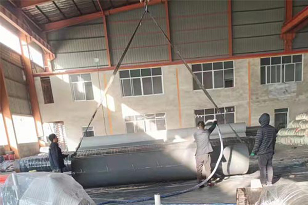 鋼管聚脲噴涂設(shè)備(圖3) 鋼管防腐聚脲噴涂案例