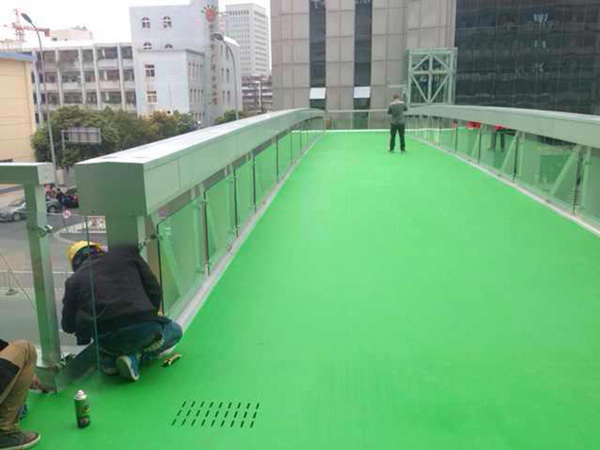 過街天橋材料 噴涂聚脲(圖2) 街天橋材料噴涂聚脲防腐案例