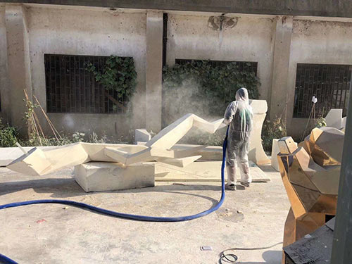 什么東西噴涂到泡沫上增加硬度(圖3) 聚脲材料噴涂到泡沫上增加硬度