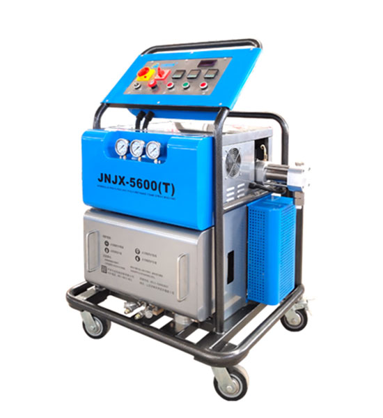 聚脲機(jī)器(圖1) 液壓聚脲機(jī)器JNJX-H5600(T)型